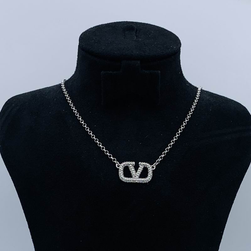 Valentino necklace 05lyx33